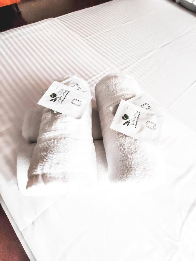 Parliament 1Br Apartment W Self Check In บูคาเรสต์ ภายนอก รูปภาพ
