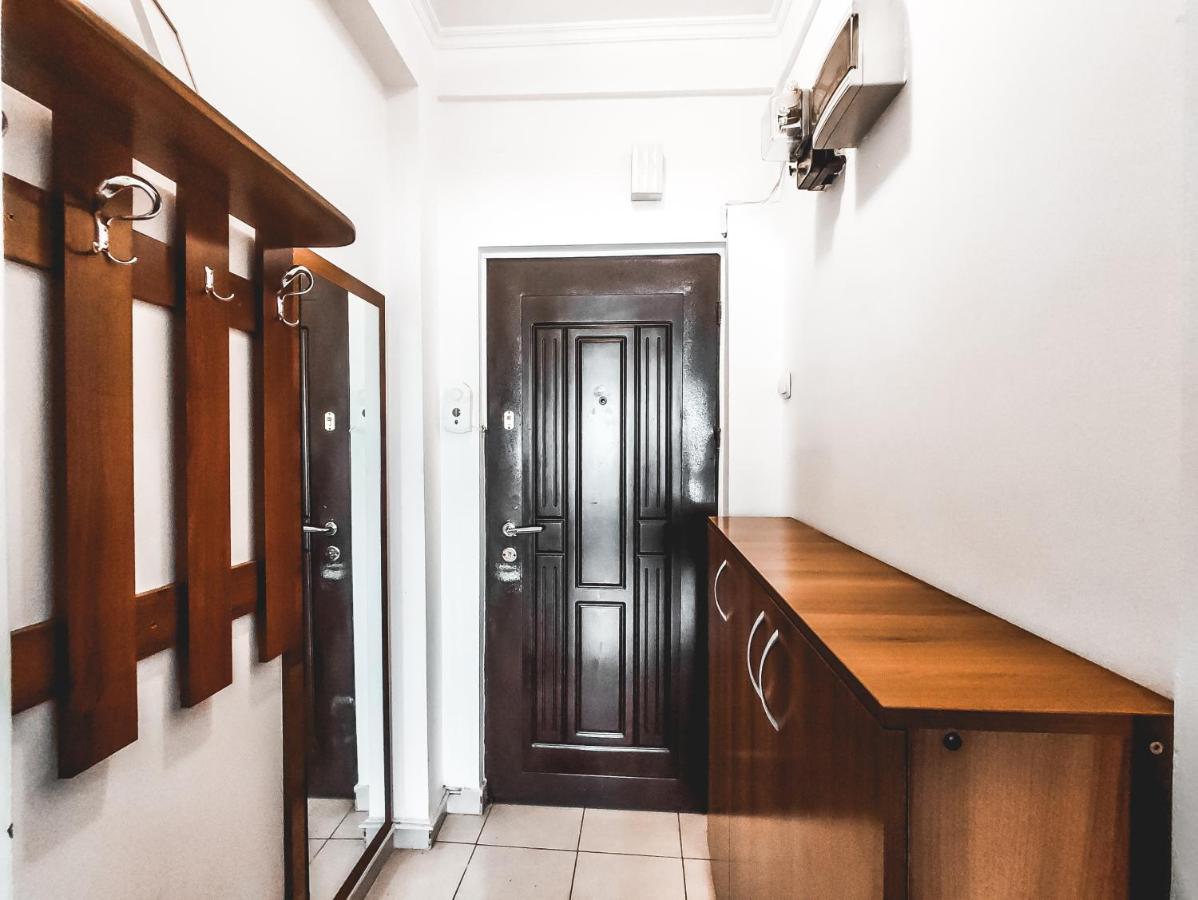 Parliament 1Br Apartment W Self Check In บูคาเรสต์ ภายนอก รูปภาพ