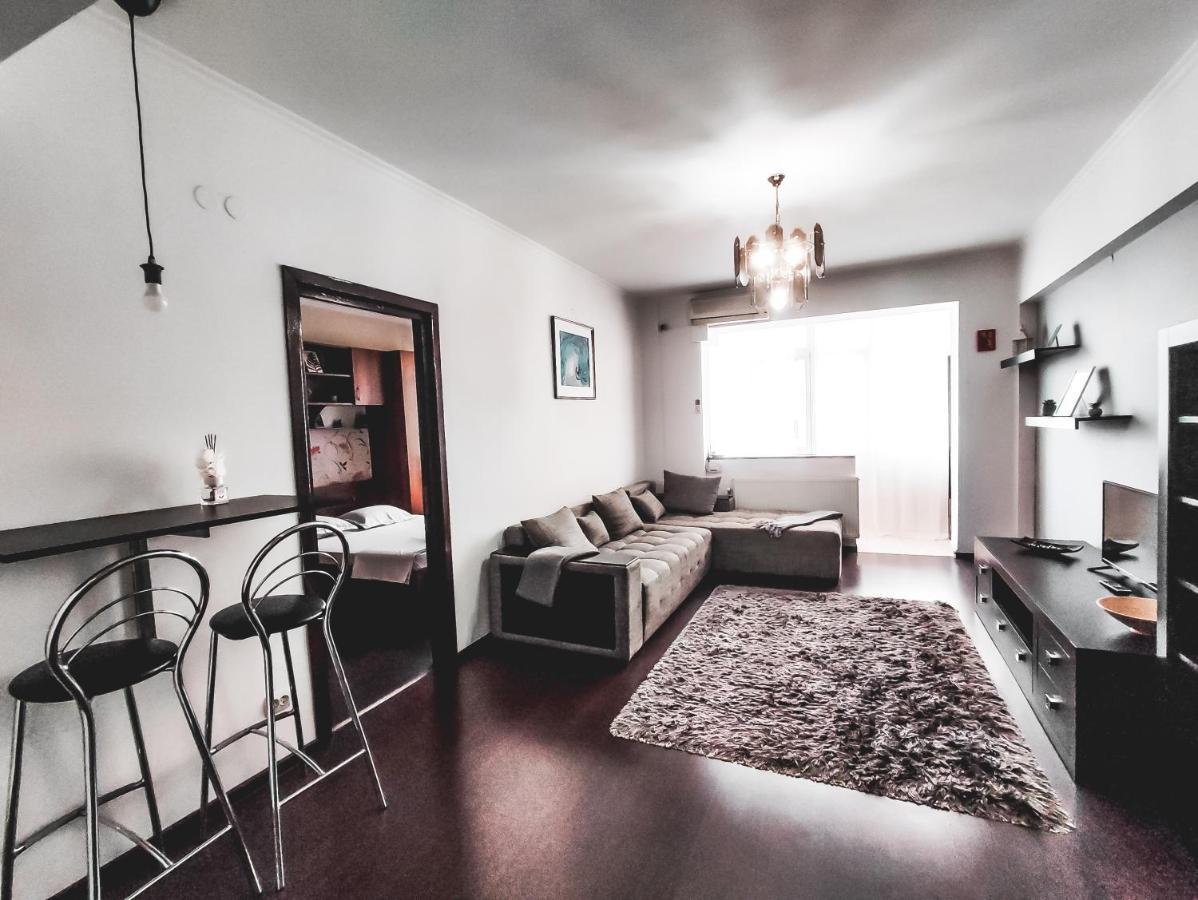 Parliament 1Br Apartment W Self Check In บูคาเรสต์ ภายนอก รูปภาพ