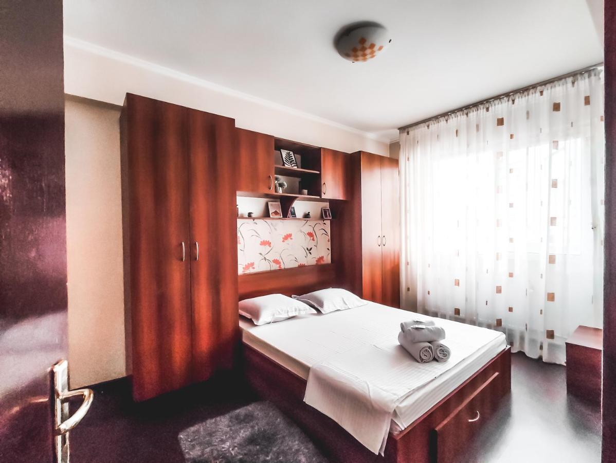 Parliament 1Br Apartment W Self Check In บูคาเรสต์ ภายนอก รูปภาพ